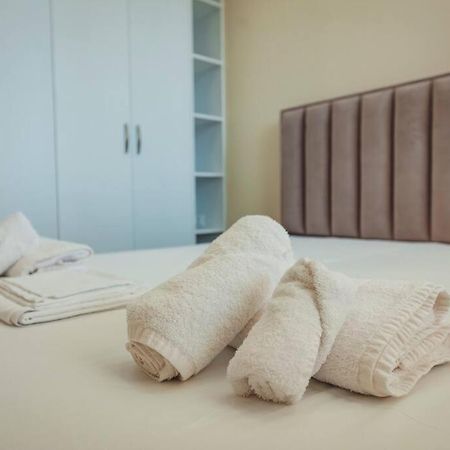 Luxury Apartment At Myslym Shyri Tirana Kültér fotó
