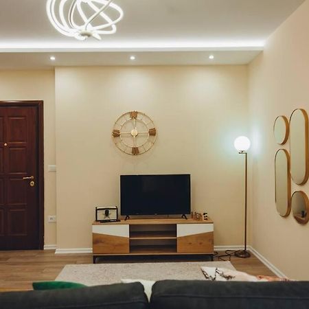 Luxury Apartment At Myslym Shyri Tirana Kültér fotó