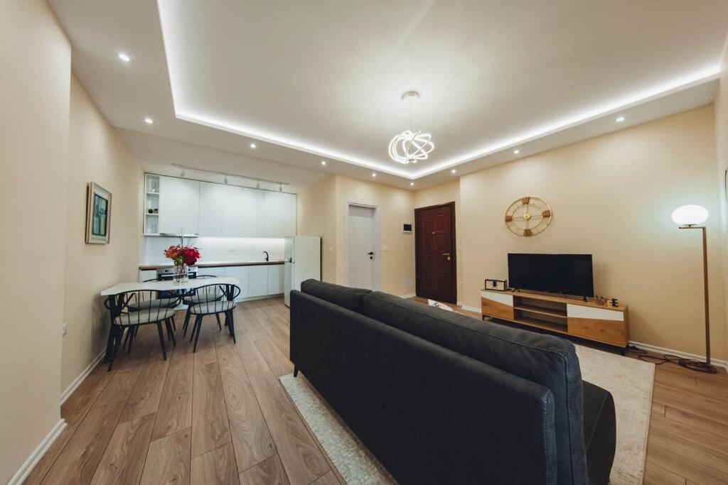 Luxury Apartment At Myslym Shyri Tirana Kültér fotó
