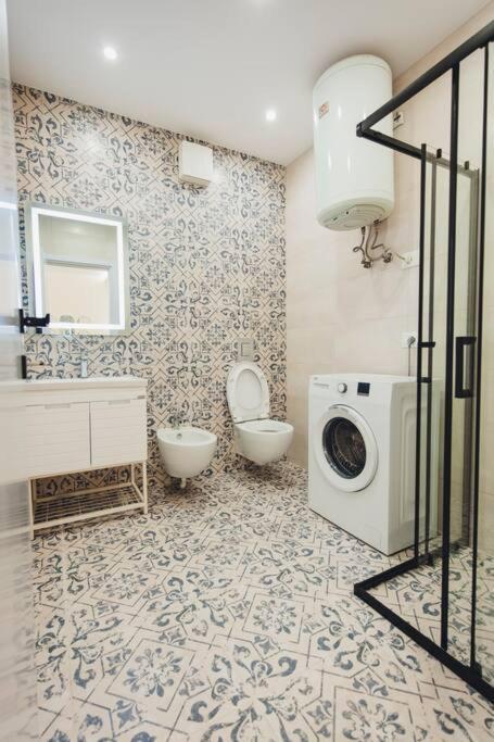 Luxury Apartment At Myslym Shyri Tirana Kültér fotó