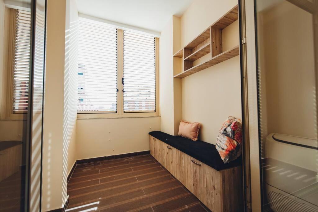 Luxury Apartment At Myslym Shyri Tirana Kültér fotó